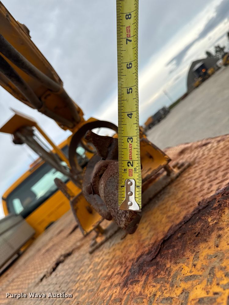 image for item ED1492 2011 Ford F450 Super Duty flatbed truck