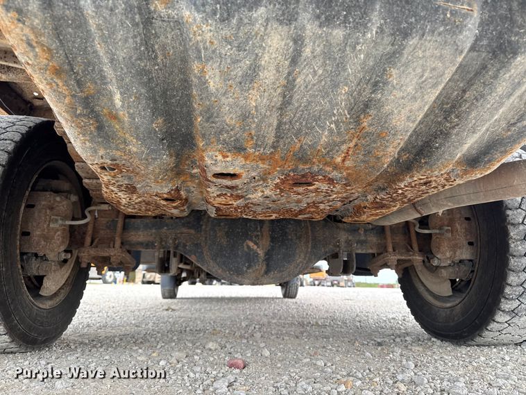 image for item ED1492 2011 Ford F450 Super Duty flatbed truck