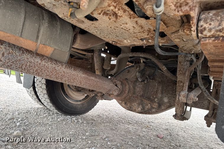 image for item ED1492 2011 Ford F450 Super Duty flatbed truck