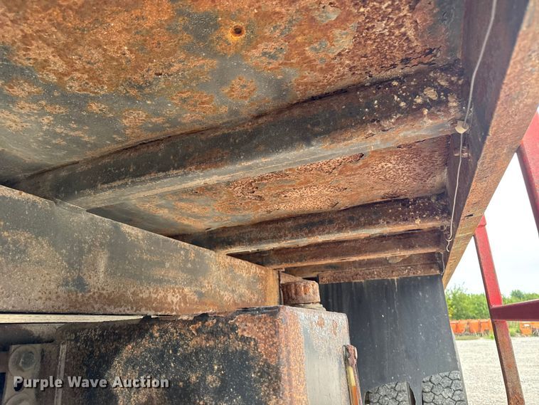 image for item ED1492 2011 Ford F450 Super Duty flatbed truck