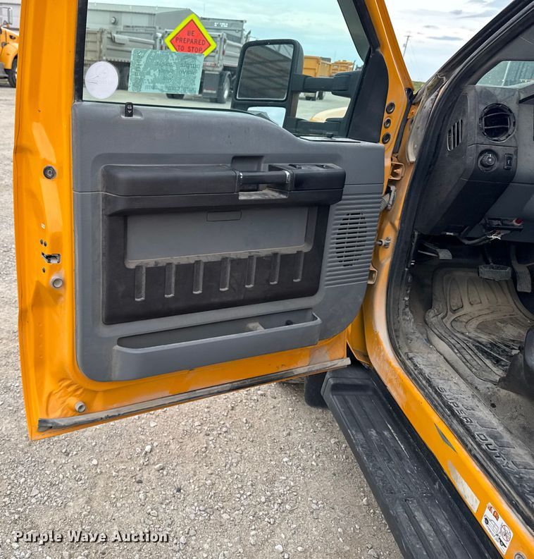 image for item ED1492 2011 Ford F450 Super Duty flatbed truck