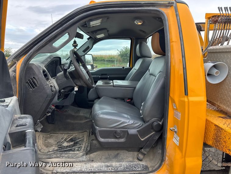 image for item ED1492 2011 Ford F450 Super Duty flatbed truck