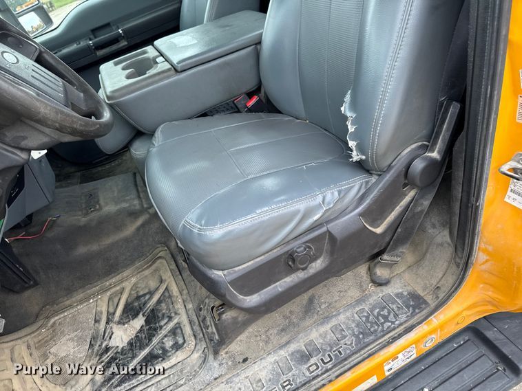 image for item ED1492 2011 Ford F450 Super Duty flatbed truck