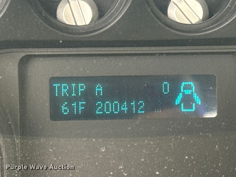 image for item ED1492 2011 Ford F450 Super Duty flatbed truck