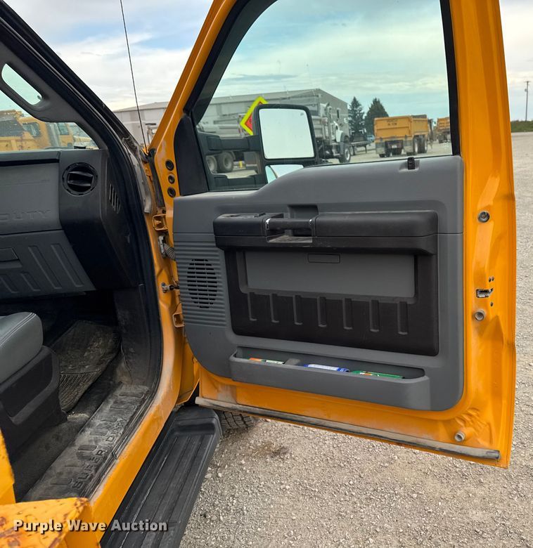 image for item ED1492 2011 Ford F450 Super Duty flatbed truck