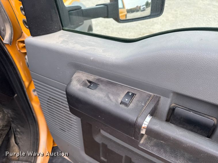 image for item ED1492 2011 Ford F450 Super Duty flatbed truck