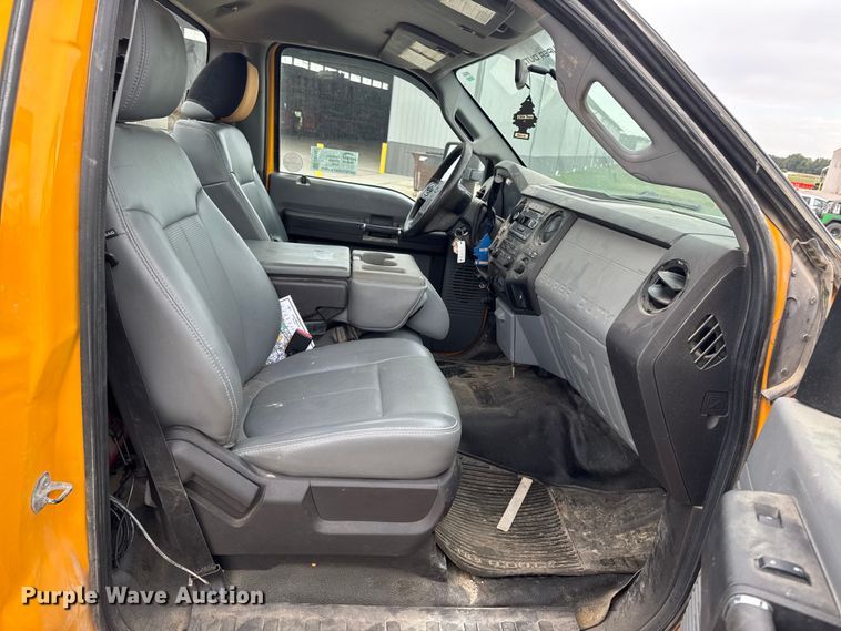 image for item ED1492 2011 Ford F450 Super Duty flatbed truck