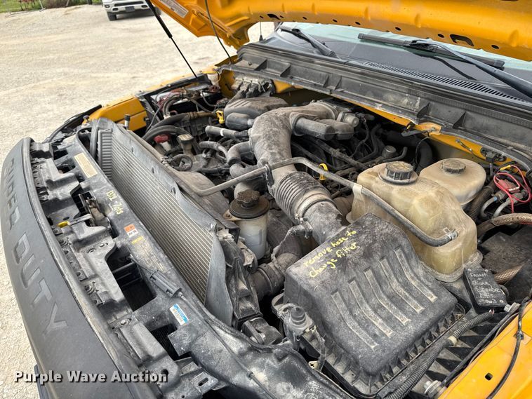 image for item ED1492 2011 Ford F450 Super Duty flatbed truck