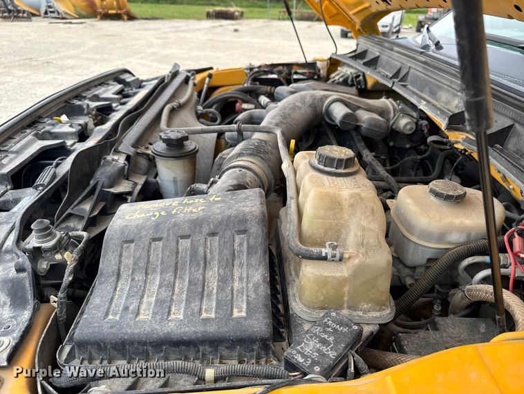 image for item ED1492 2011 Ford F450 Super Duty flatbed truck