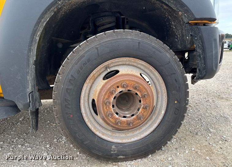 image for item ED1492 2011 Ford F450 Super Duty flatbed truck