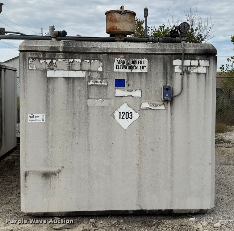 image for item ED1498 Elk River Machine Company fuel tank