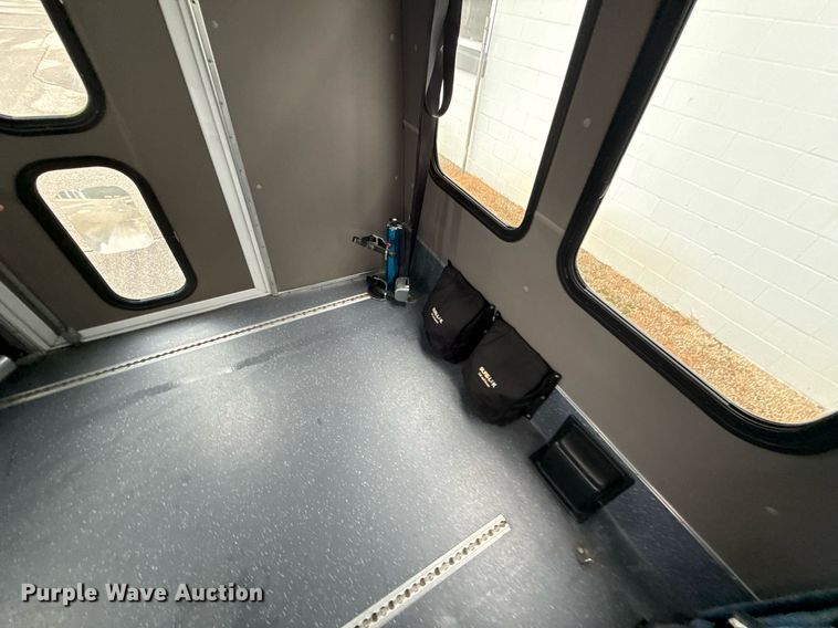 image for item ED4406 2017 Ford E450 shuttle bus