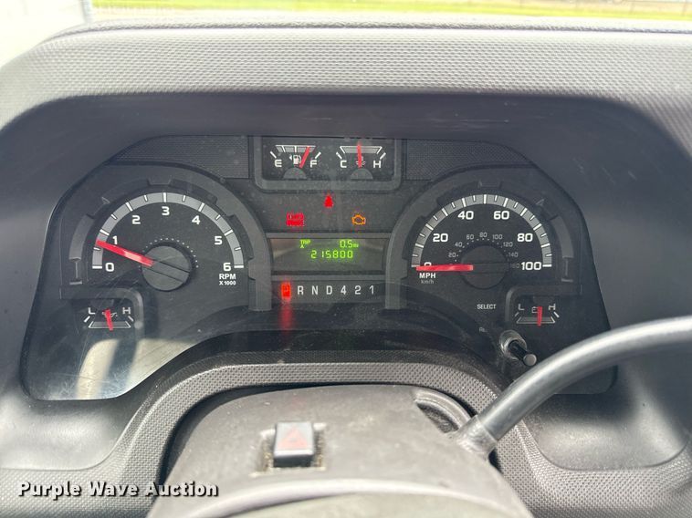 image for item ED4406 2017 Ford E450 shuttle bus