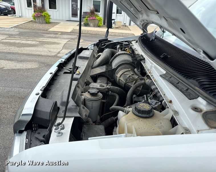 image for item ED4406 2017 Ford E450 shuttle bus