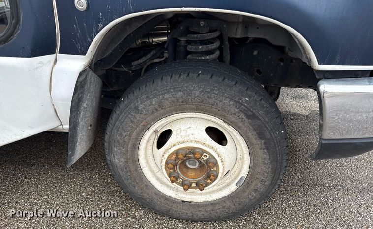 image for item ED4406 2017 Ford E450 shuttle bus