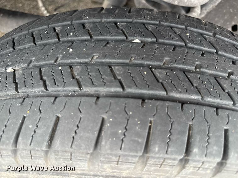 image for item ED4406 2017 Ford E450 shuttle bus