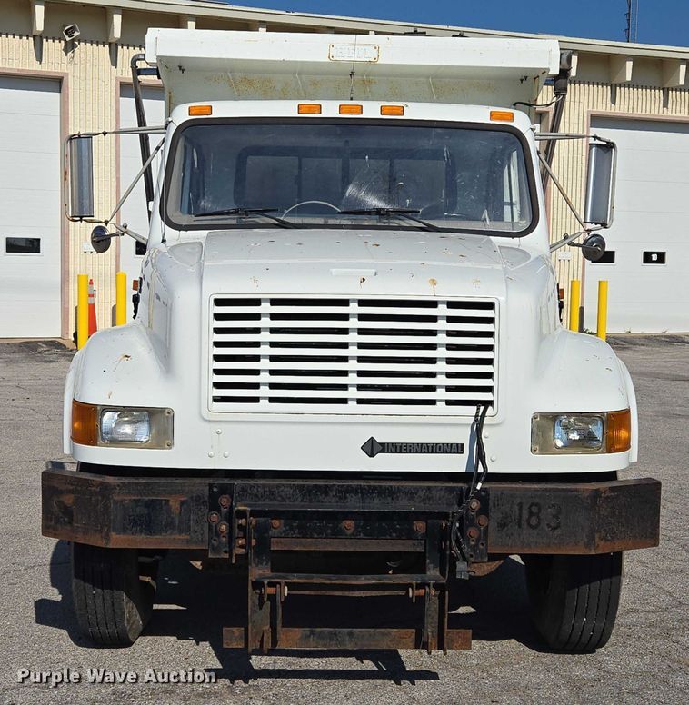 image for item EF1955 2000 International 4900 dump truck