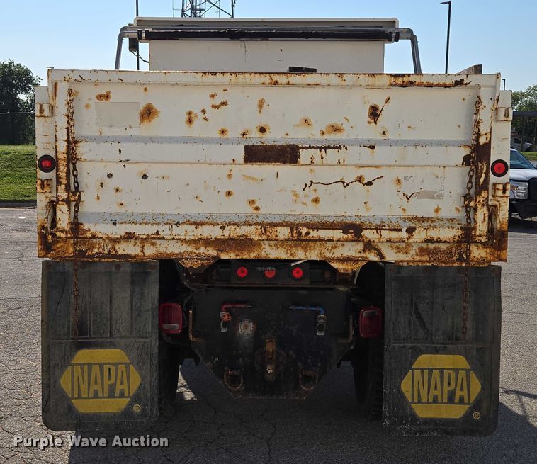 image for item EF1955 2000 International 4900 dump truck