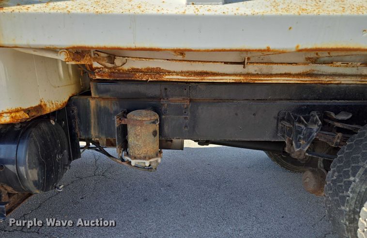 image for item EF1955 2000 International 4900 dump truck