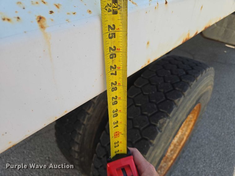 image for item EF1955 2000 International 4900 dump truck