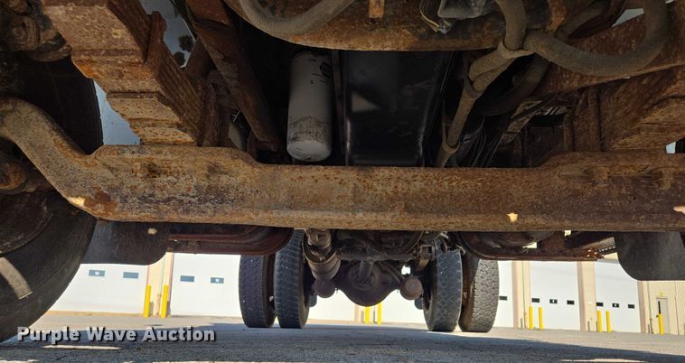 image for item EF1955 2000 International 4900 dump truck