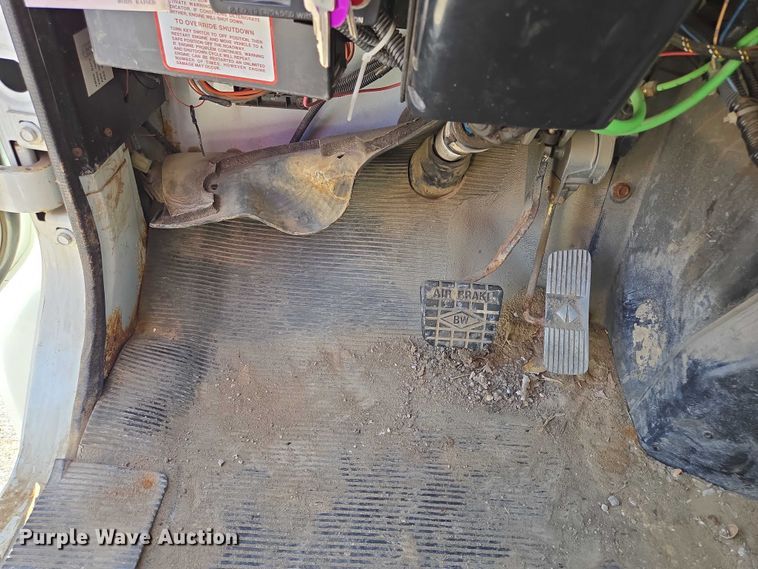 image for item EF1955 2000 International 4900 dump truck