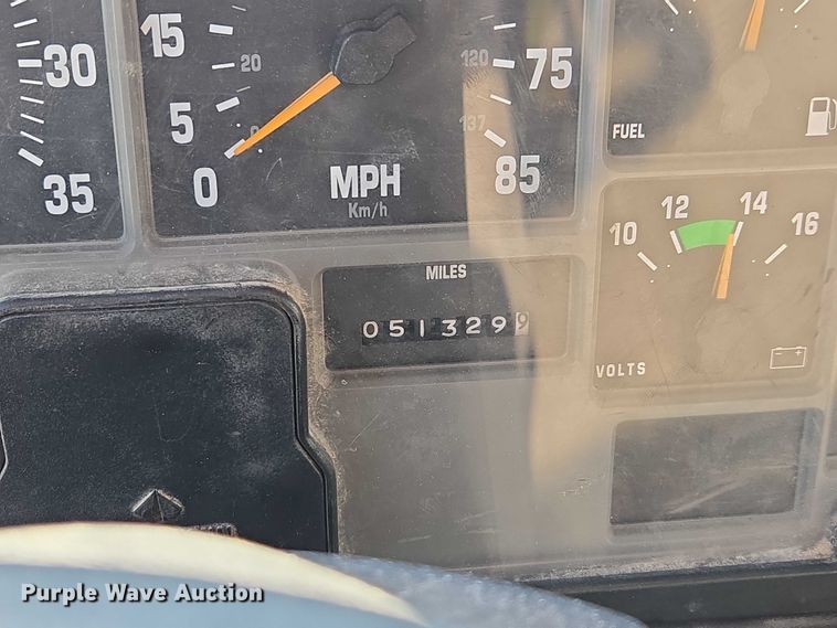 image for item EF1955 2000 International 4900 dump truck