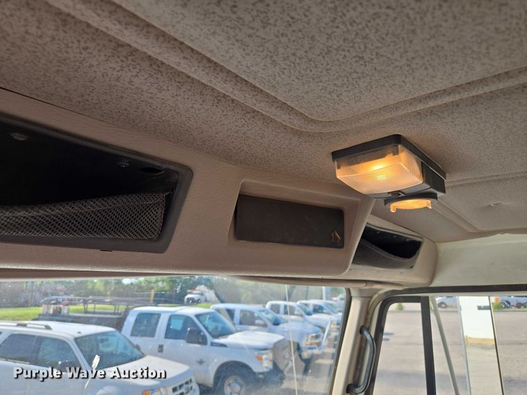 image for item EF1955 2000 International 4900 dump truck