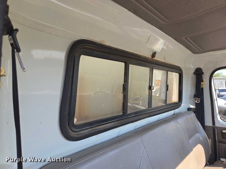 image for item EF1955 2000 International 4900 dump truck