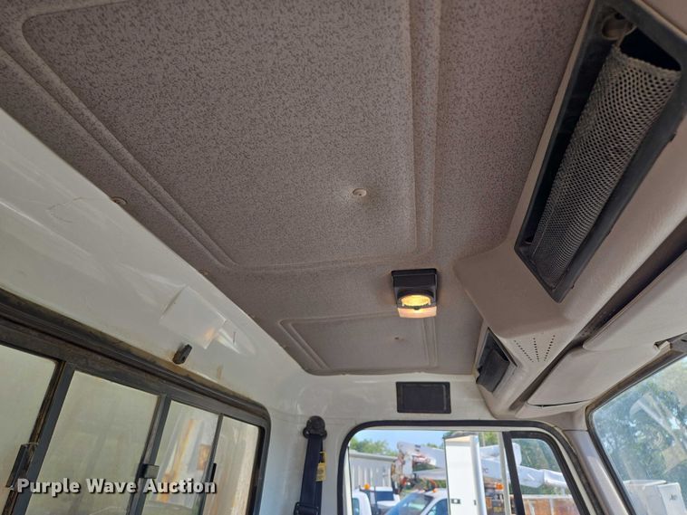 image for item EF1955 2000 International 4900 dump truck