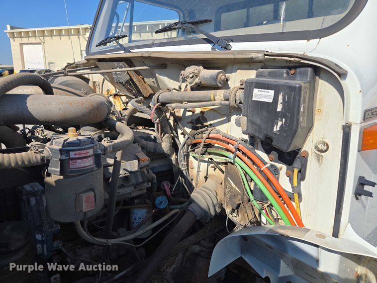 image for item EF1955 2000 International 4900 dump truck