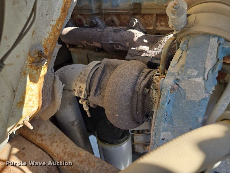 image for item EF1955 2000 International 4900 dump truck