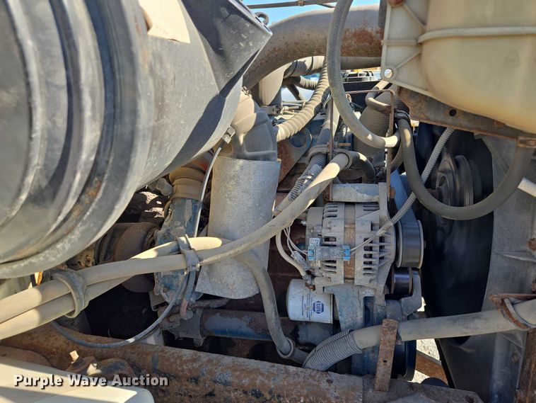 image for item EF1955 2000 International 4900 dump truck