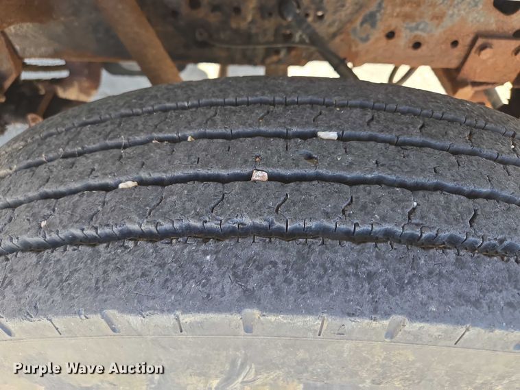 image for item EF1955 2000 International 4900 dump truck