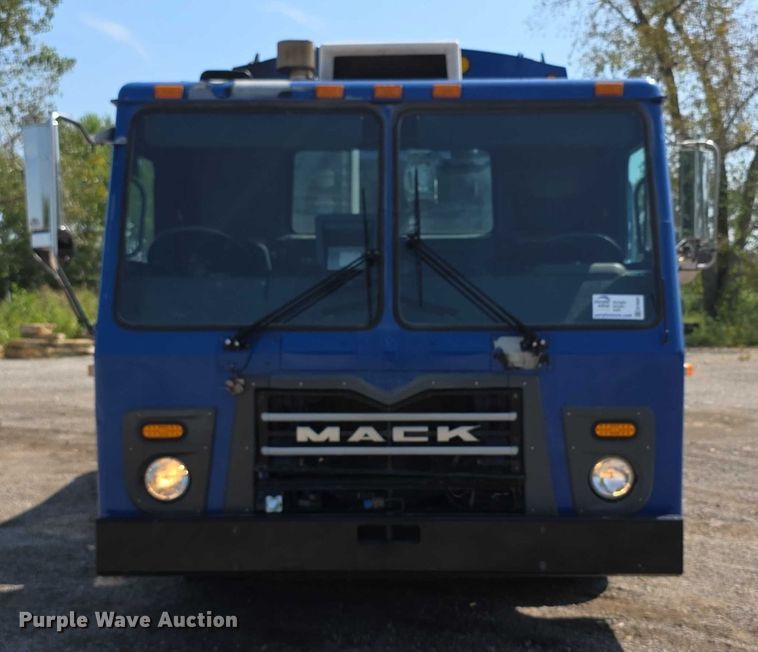 image for item EF3800 2013 Mack LEU612 refuse truck