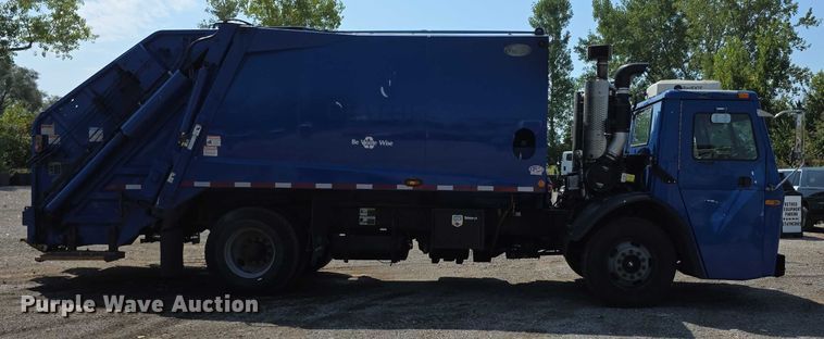 image for item EF3800 2013 Mack LEU612 refuse truck