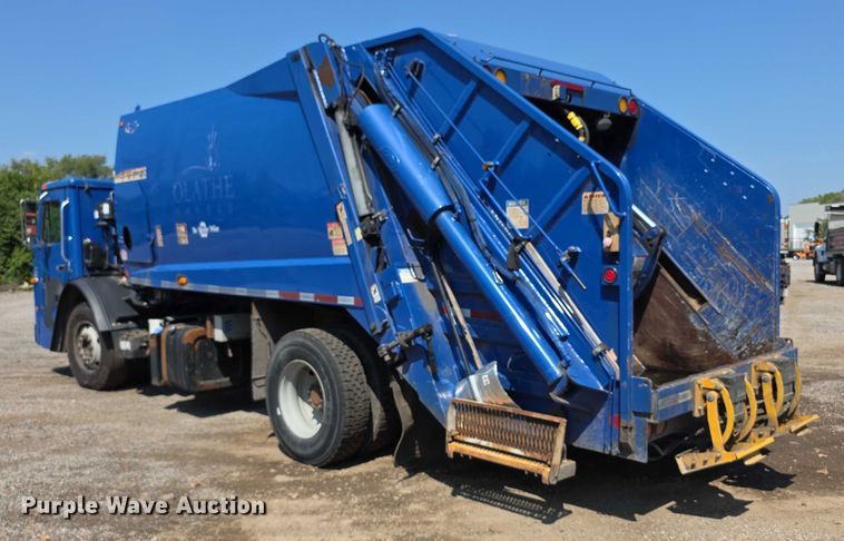 image for item EF3800 2013 Mack LEU612 refuse truck