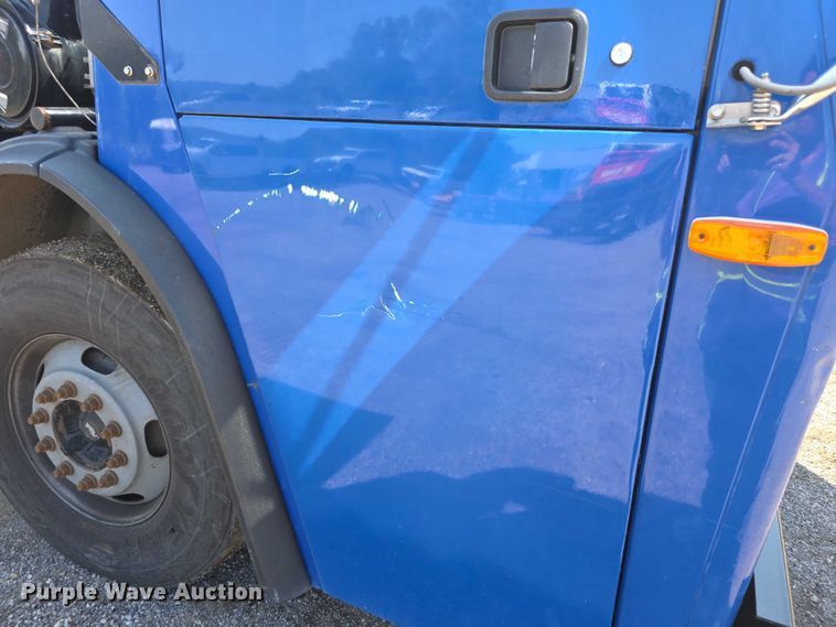 image for item EF3800 2013 Mack LEU612 refuse truck