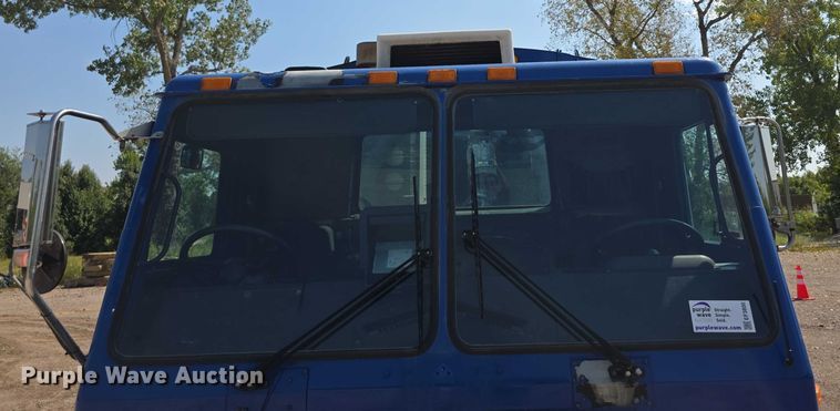 image for item EF3800 2013 Mack LEU612 refuse truck