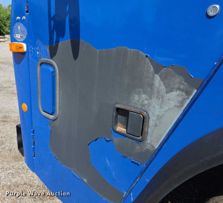 image for item EF3800 2013 Mack LEU612 refuse truck