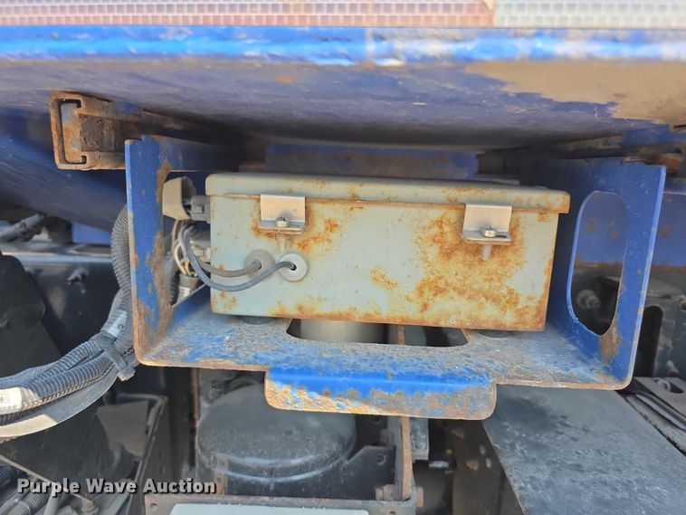 image for item EF3800 2013 Mack LEU612 refuse truck