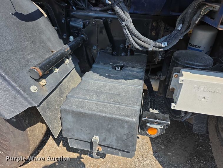 image for item EF3800 2013 Mack LEU612 refuse truck