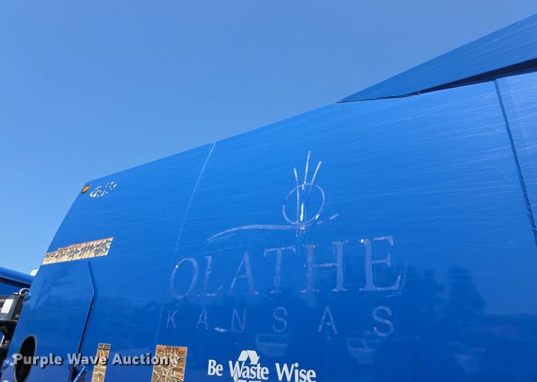 image for item EF3800 2013 Mack LEU612 refuse truck