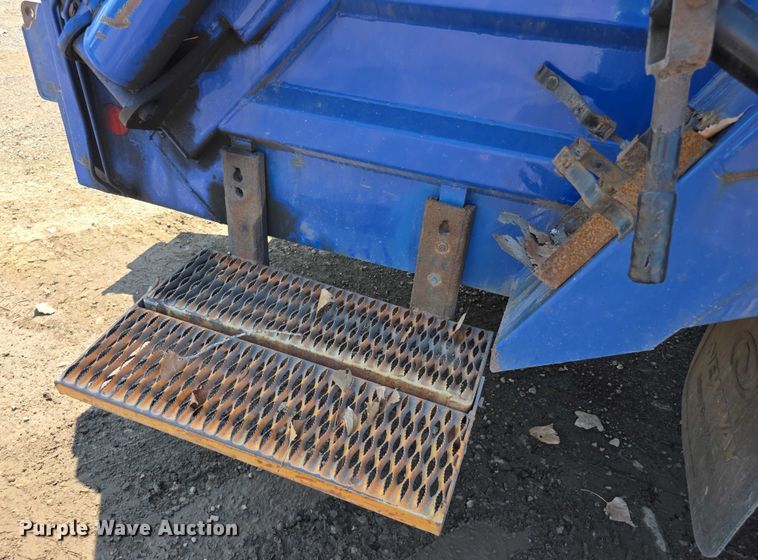 image for item EF3800 2013 Mack LEU612 refuse truck