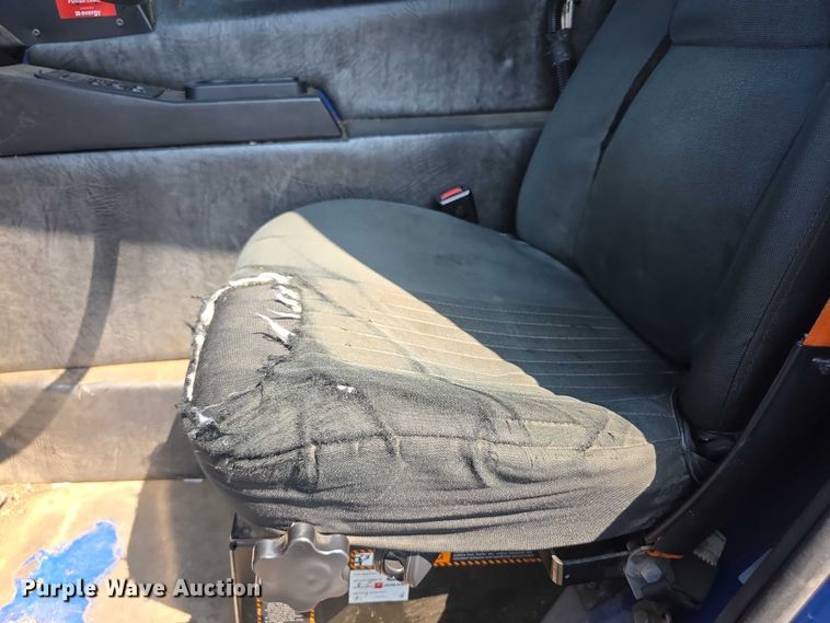 image for item EF3800 2013 Mack LEU612 refuse truck