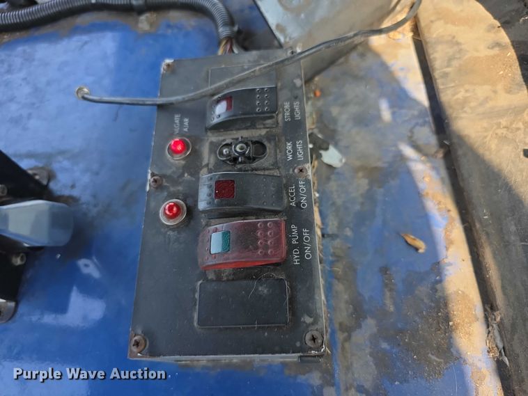 image for item EF3800 2013 Mack LEU612 refuse truck