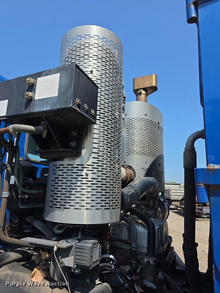 image for item EF3800 2013 Mack LEU612 refuse truck