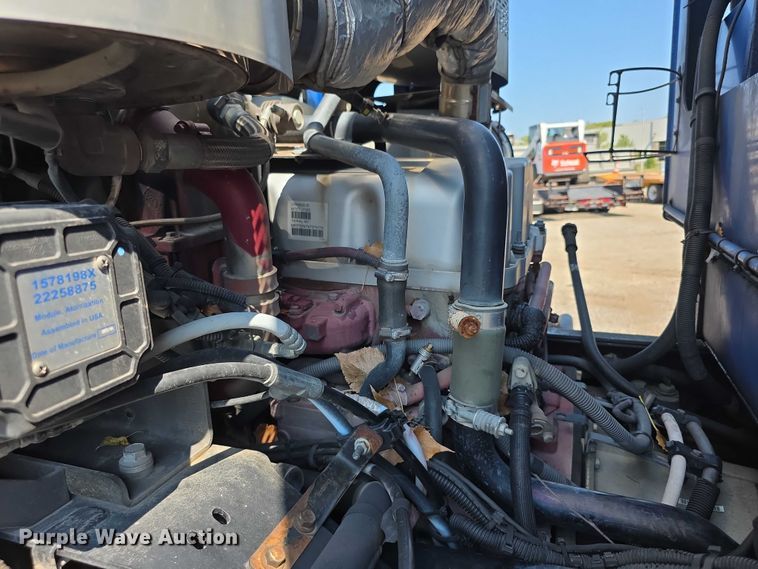 image for item EF3800 2013 Mack LEU612 refuse truck