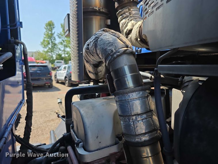 image for item EF3800 2013 Mack LEU612 refuse truck