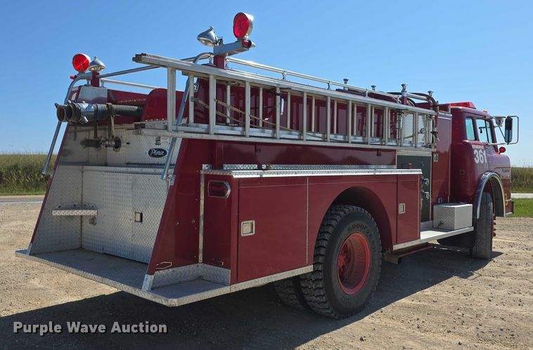 image for item EF3837 1976 Ford 8000 pumper fire truck